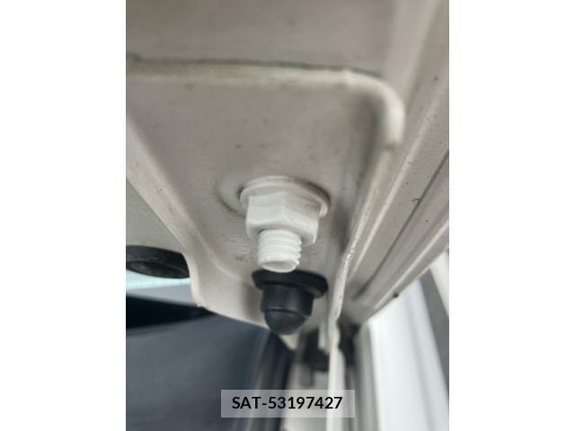 VolksWagen POLO 2011-08 8439108-10