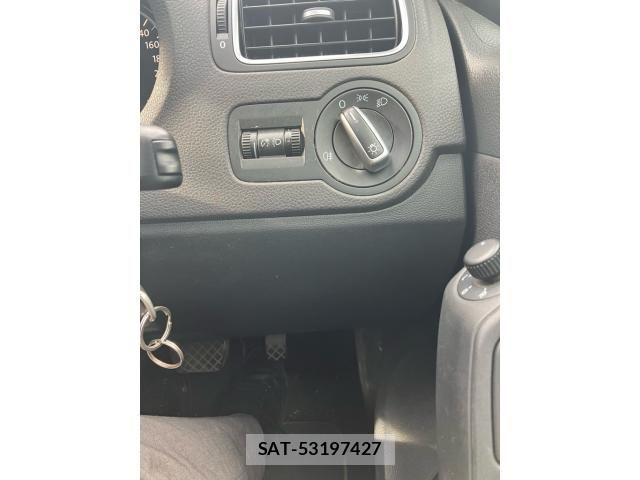 VolksWagen POLO 2011-08 8439108-15