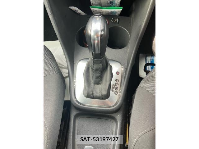 VolksWagen POLO 2011-08 8439108-17