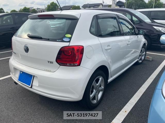 VolksWagen POLO 2011-08 8439108-3