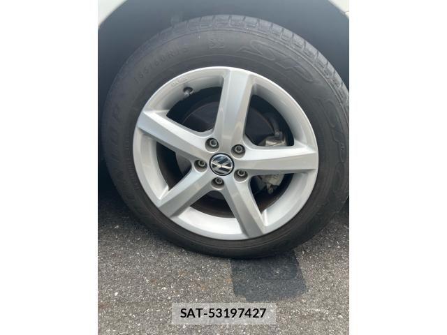 VolksWagen POLO 2011-08 8439108-4