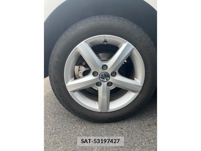VolksWagen POLO 2011-08 8439108-5