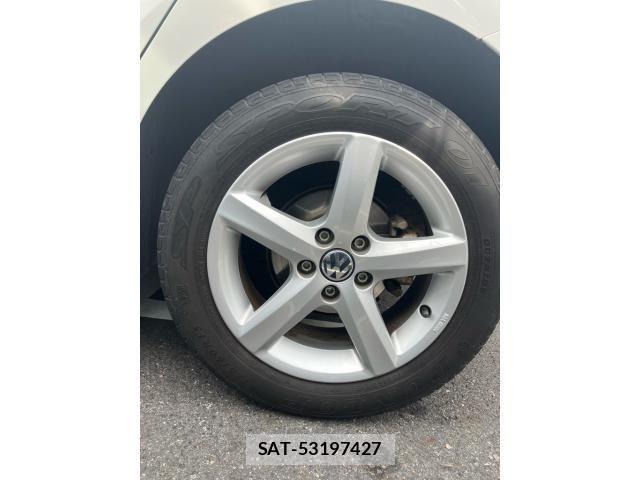 VolksWagen POLO 2011-08 8439108-6