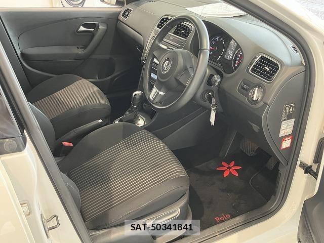 VolksWagen POLO 2013-12 8528226-25
