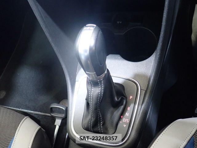 VolksWagen POLO 2015-08 8528223-14