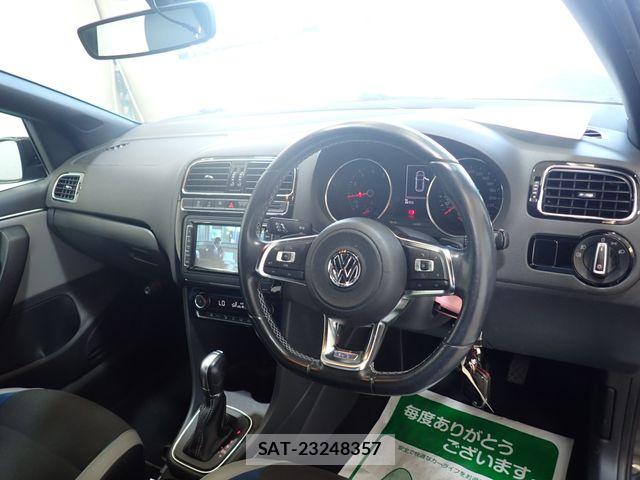 VolksWagen POLO 2015-08 8528223-1
