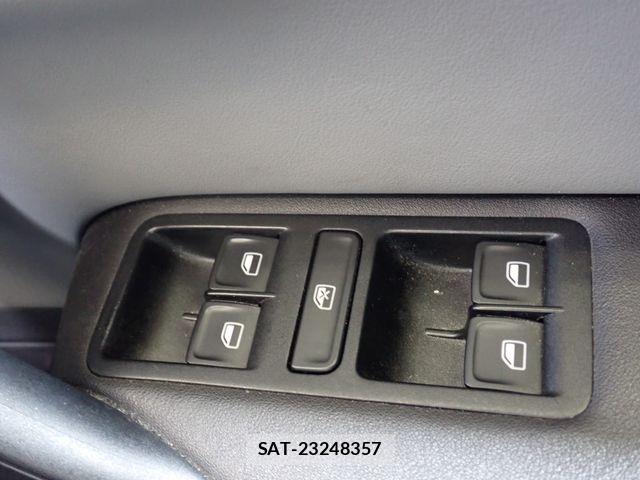 VolksWagen POLO 2015-08 8528223-21