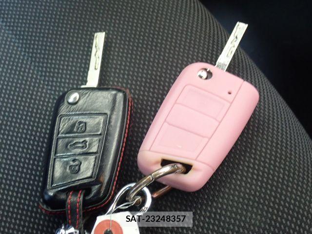 VolksWagen POLO 2015-08 8528223-28