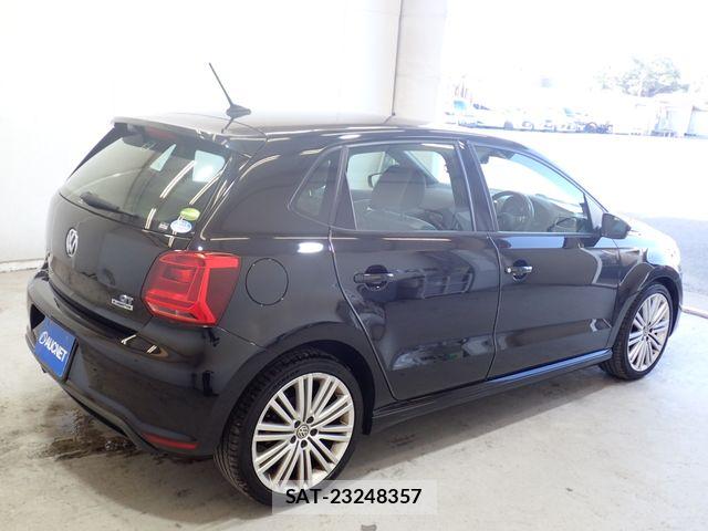 VolksWagen POLO 2015-08 8528223-7