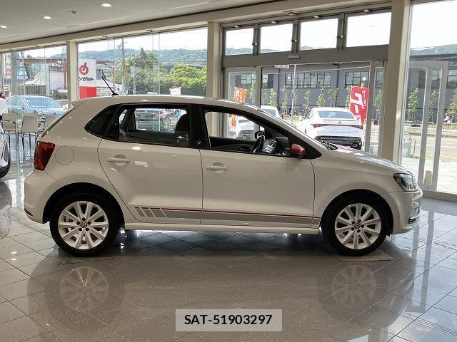 VolksWagen POLO 2017-03 8528227-13