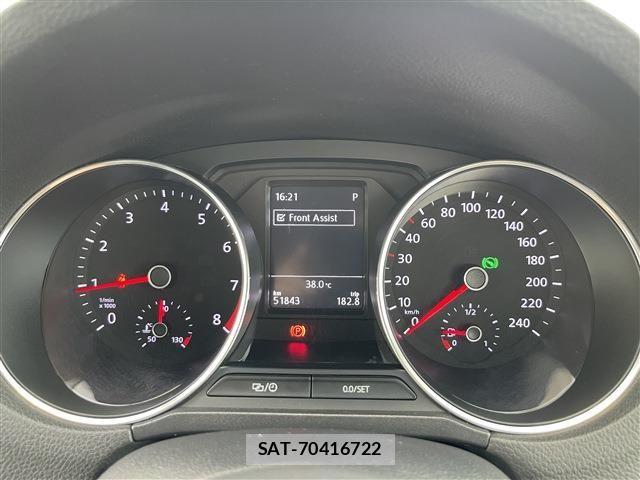 VolksWagen POLO 2017-08 8564107-11