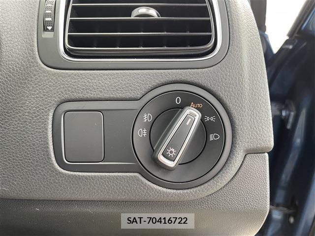 VolksWagen POLO 2017-08 8564107-12