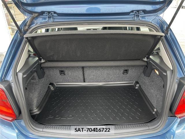 VolksWagen POLO 2017-08 8564107-16