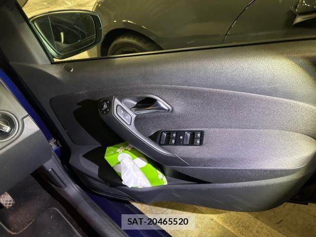 VolksWagen POLO 2011-09 8564106-14