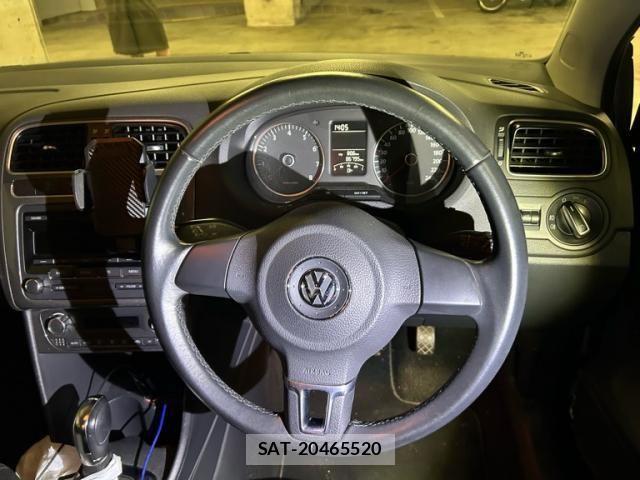 VolksWagen POLO 2011-09 8564106-17