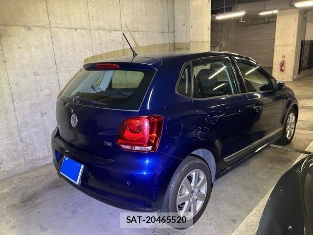 VolksWagen POLO 2011-09 8564106-3