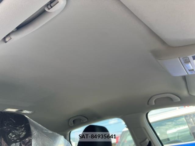 VolksWagen POLO 2010-08 8564108-14