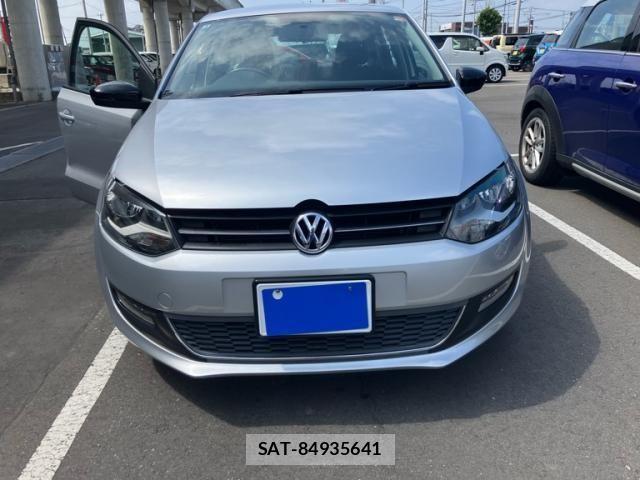 VolksWagen POLO 2010-08 8564108-1