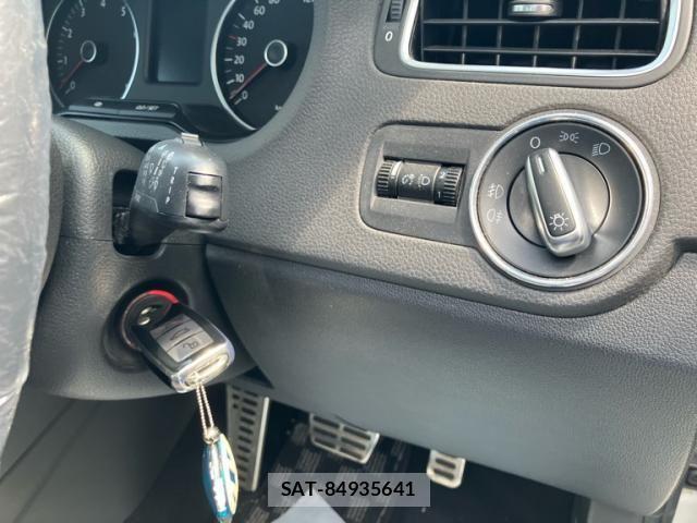 VolksWagen POLO 2010-08 8564108-20