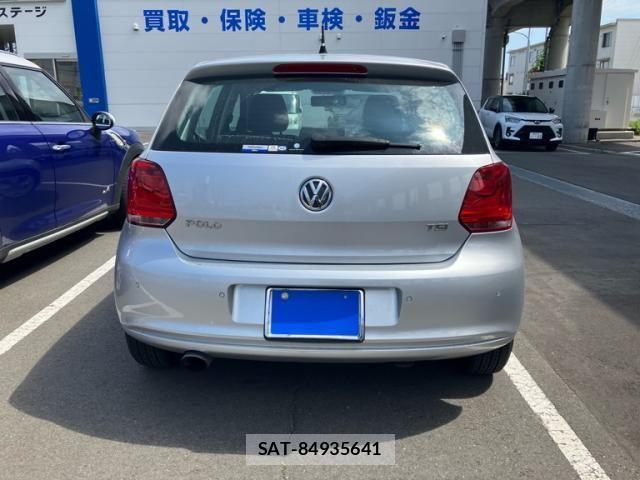 VolksWagen POLO 2010-08 8564108-4