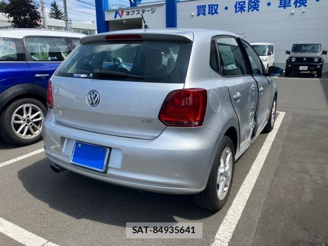 VolksWagen POLO 2010-08 8564108-5