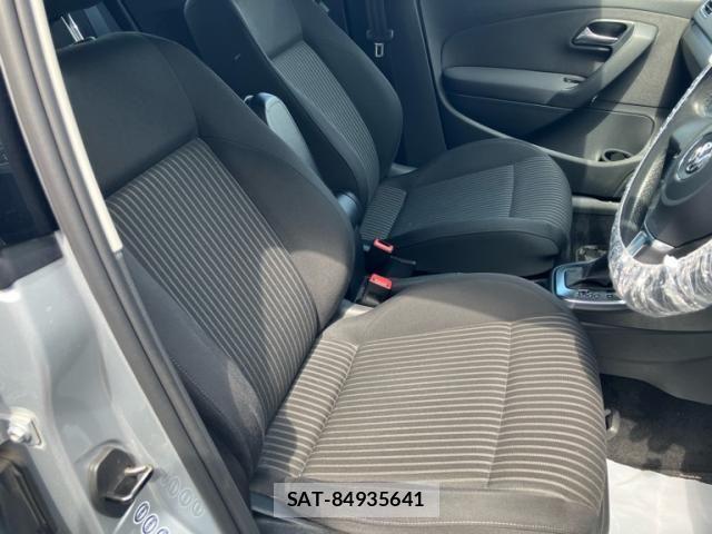 VolksWagen POLO 2010-08 8564108-8