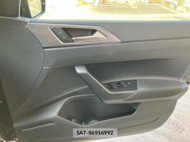 VolksWagen POLO 2020-08 8564104-12