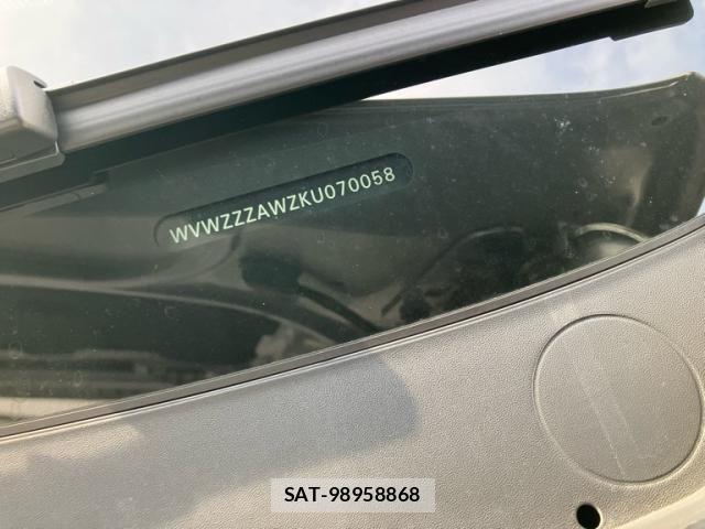 VolksWagen POLO 2019-07 8564103-11