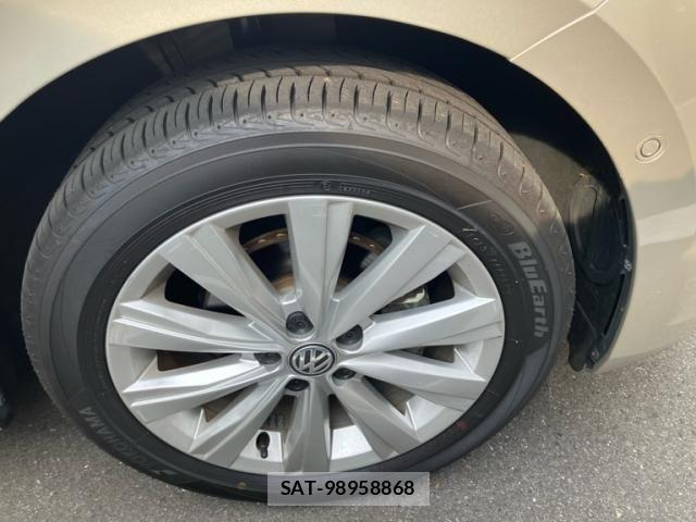 VolksWagen POLO 2019-07 8564103-15
