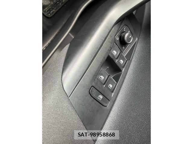 VolksWagen POLO 2019-07 8564103-17