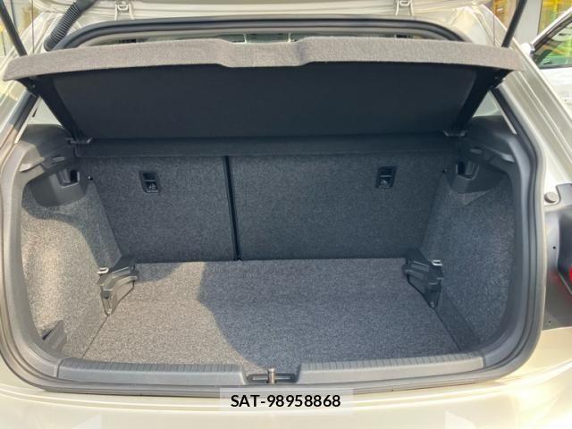 VolksWagen POLO 2019-07 8564103-6