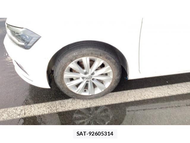 VolksWagen POLO 2019-09 8564105-5