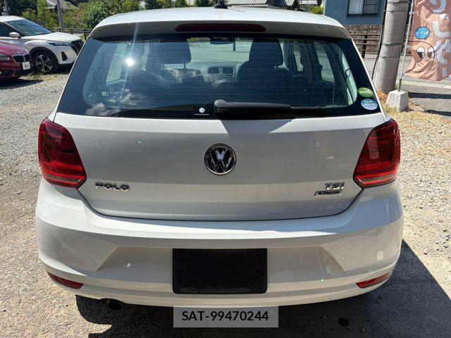 VolksWagen POLO 2017-07 8629769-6