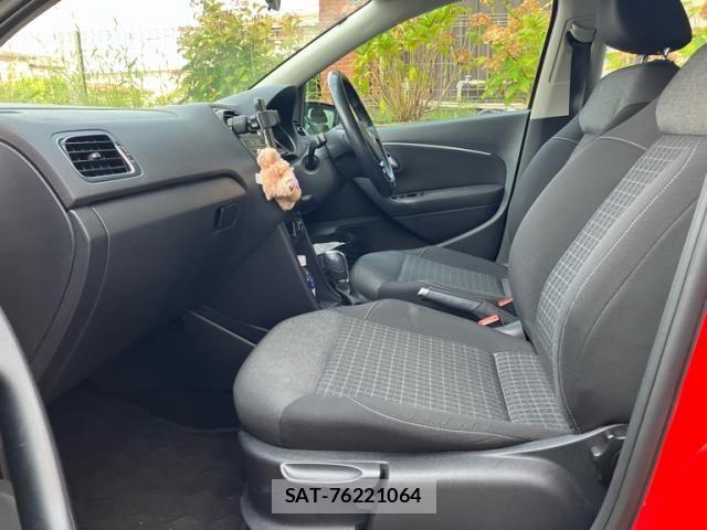 VolksWagen POLO 2016-06 8629768-14