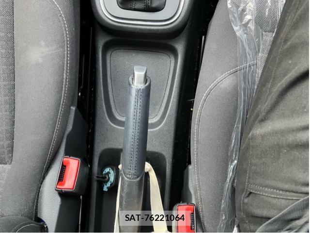 VolksWagen POLO 2016-06 8629768-23