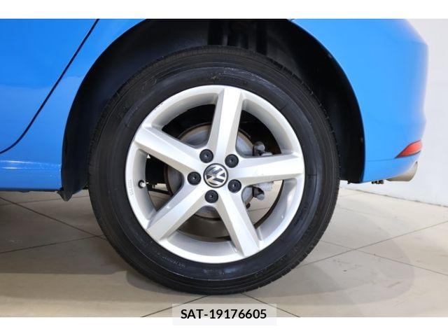 VolksWagen POLO 2015-08 8629758-12
