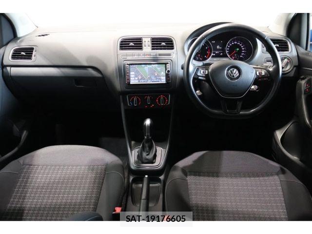VolksWagen POLO 2015-08 8629758-17