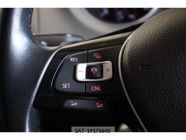 VolksWagen POLO 2015-08 8629758-18