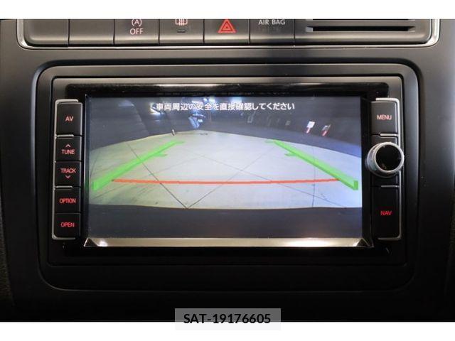 VolksWagen POLO 2015-08 8629758-23
