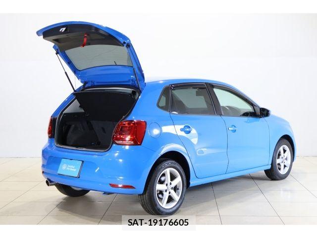 VolksWagen POLO 2015-08 8629758-7