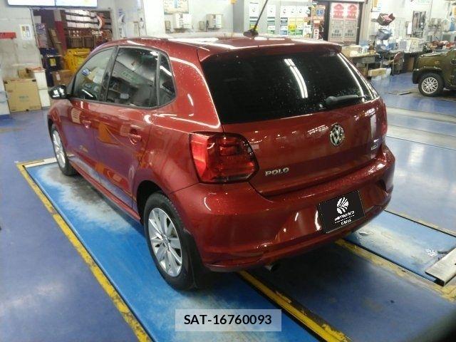VolksWagen POLO 2015-11 8662422-2