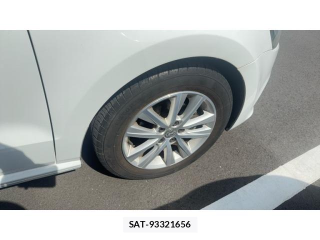 VolksWagen POLO 2016-10 8662421-9