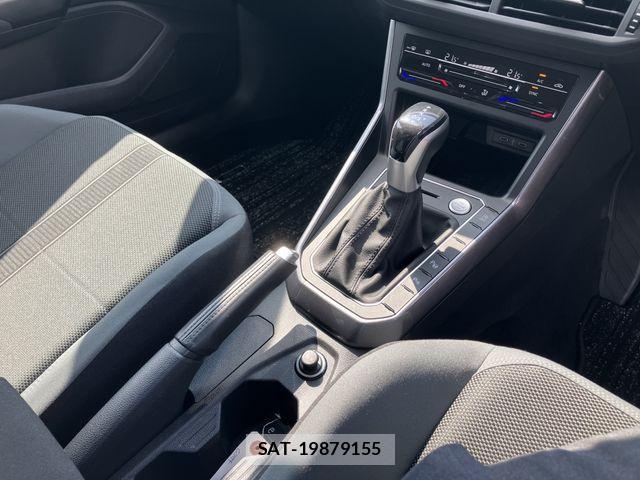 VolksWagen POLO 2022-10 8662419-23