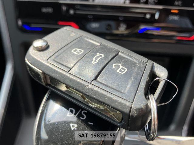 VolksWagen POLO 2022-10 8662419-25