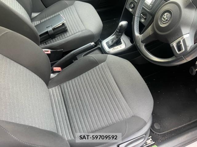VolksWagen POLO 2013-09 8662423-11