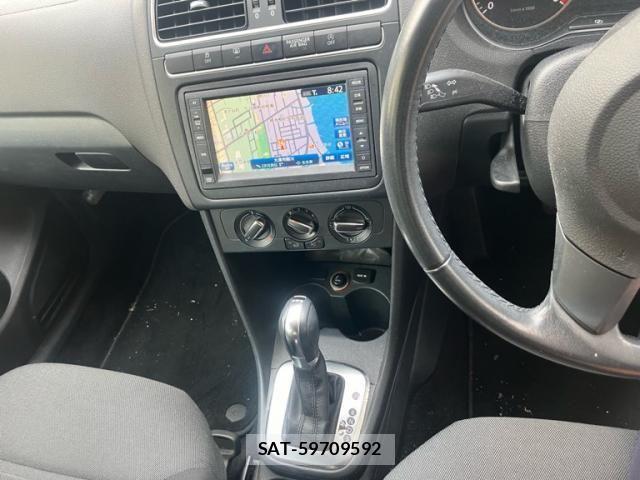 VolksWagen POLO 2013-09 8662423-13