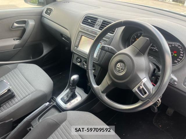 VolksWagen POLO 2013-09 8662423-7