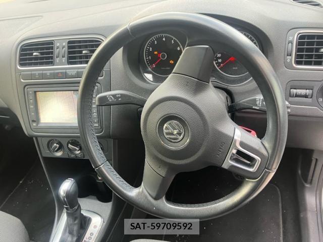 VolksWagen POLO 2013-09 8662423-8