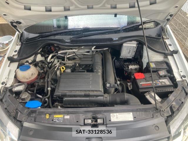 VolksWagen POLO 2014-08 8662425-12