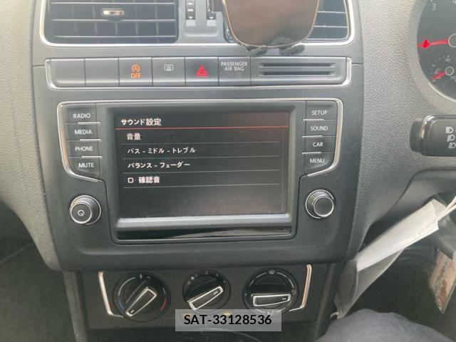 VolksWagen POLO 2014-08 8662425-17